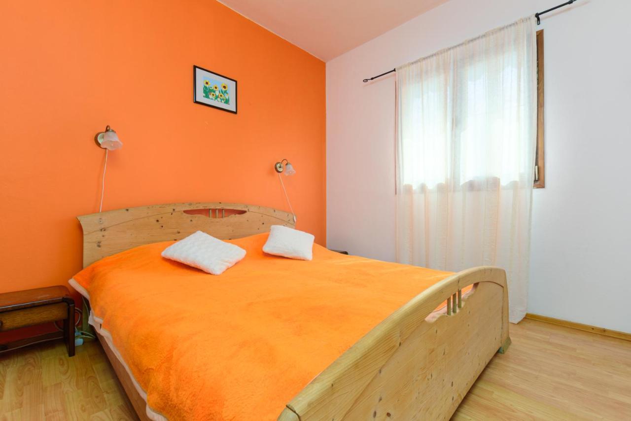 Apartment Adriana On Peaceful Location With Pool Пула Екстериор снимка
