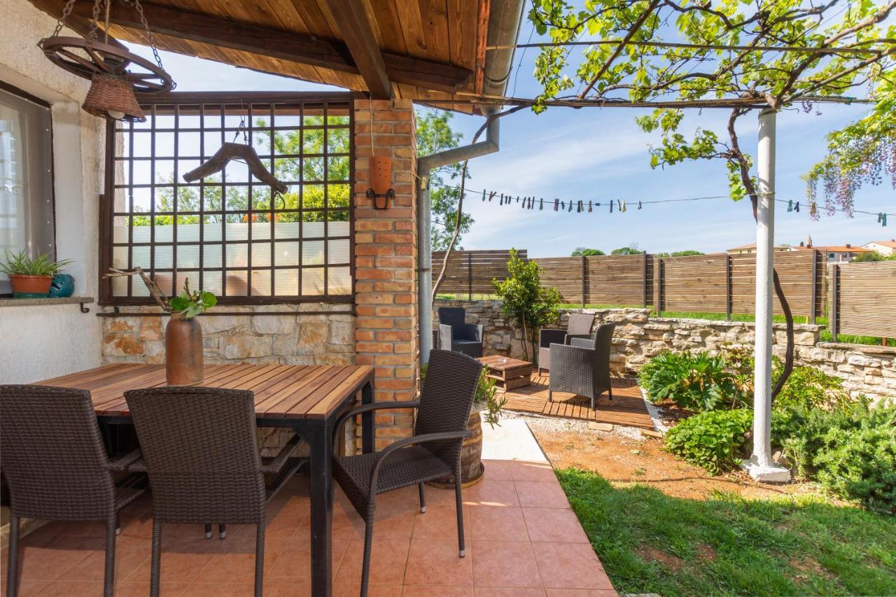Apartment Adriana On Peaceful Location With Pool Пула Екстериор снимка