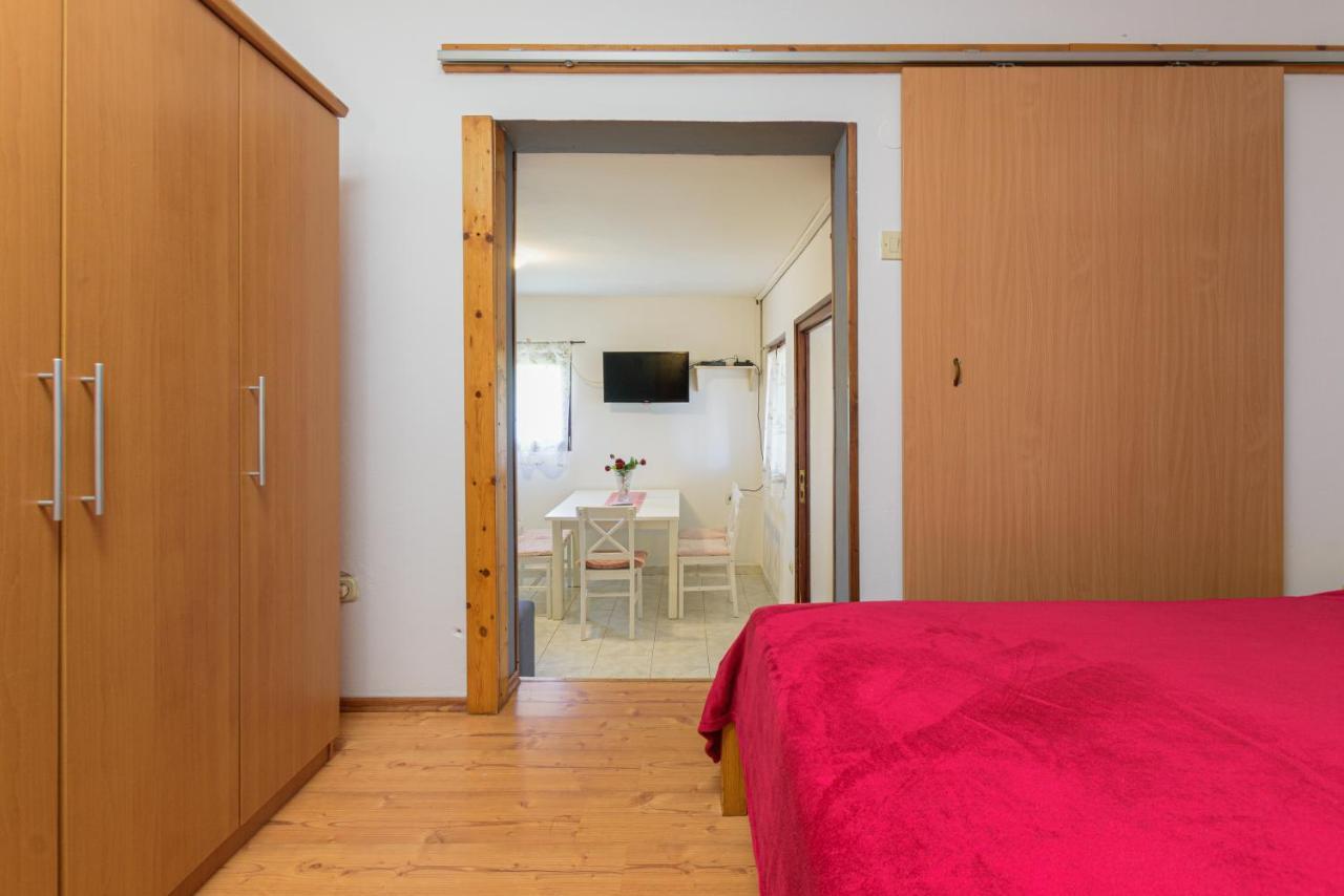 Apartment Adriana On Peaceful Location With Pool Пула Екстериор снимка